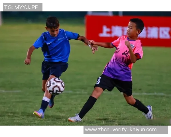 足球小将最后的荣耀与梦想之路：从少年到传奇的成长故事